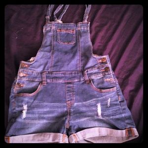 Short overalls